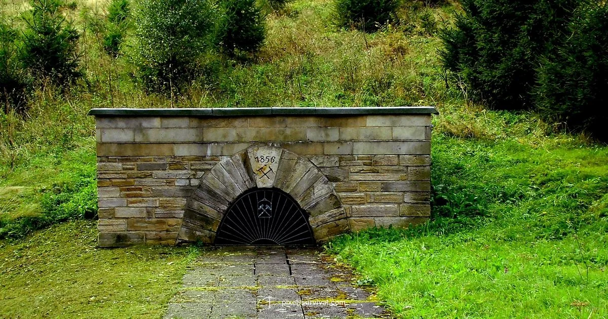 Demonite Essentials - Pixel Survival