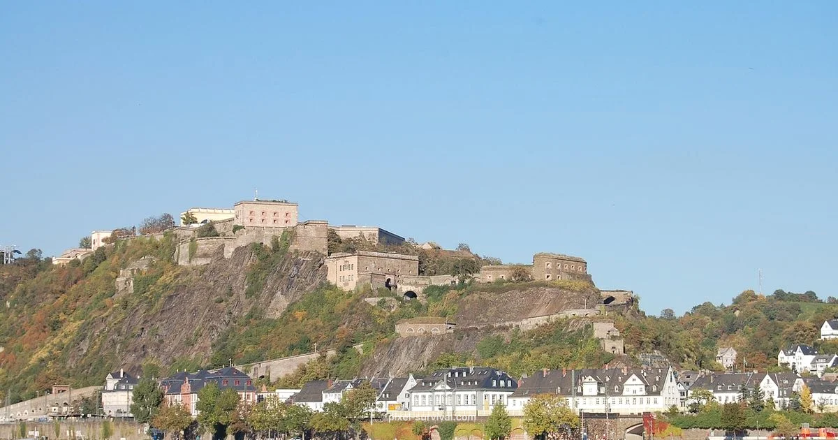 Defensive Progression Defensive Progression - Pixel Survival